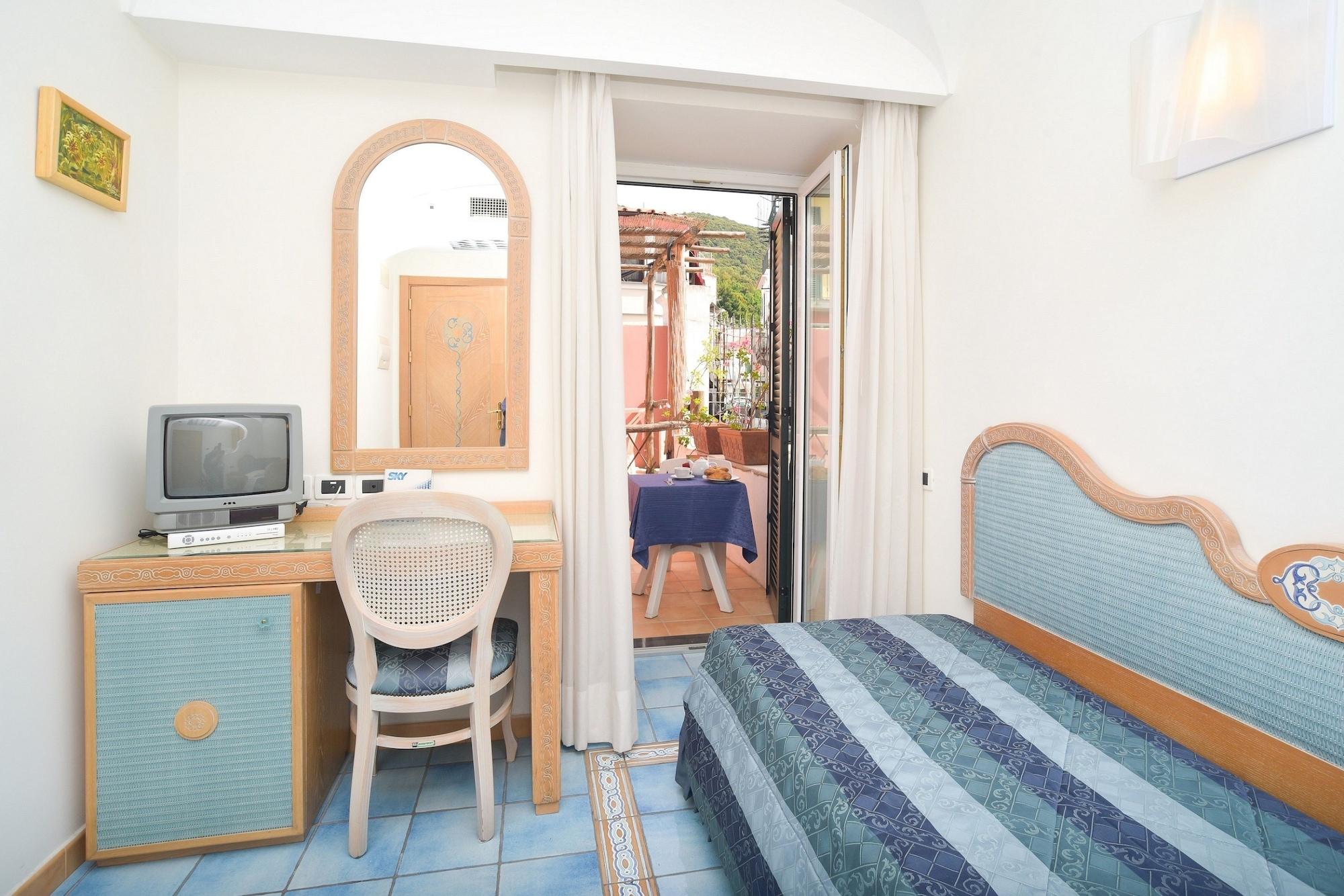 Albergo Italia - Beach Hotel Casamicciola Terme Exterior photo