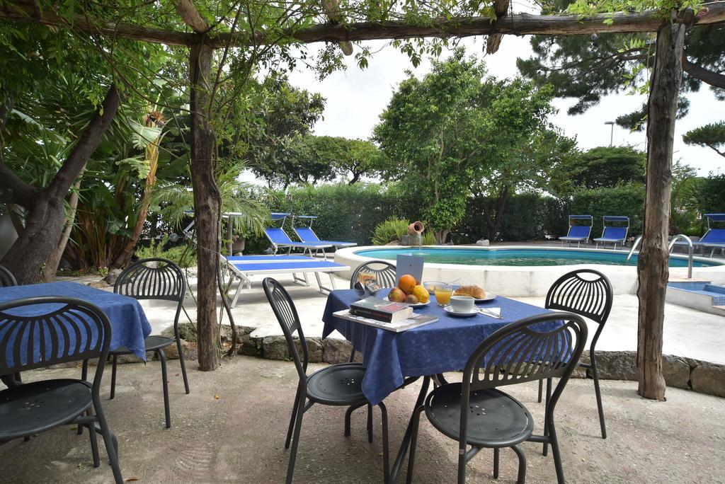 Albergo Italia - Beach Hotel Casamicciola Terme Exterior photo