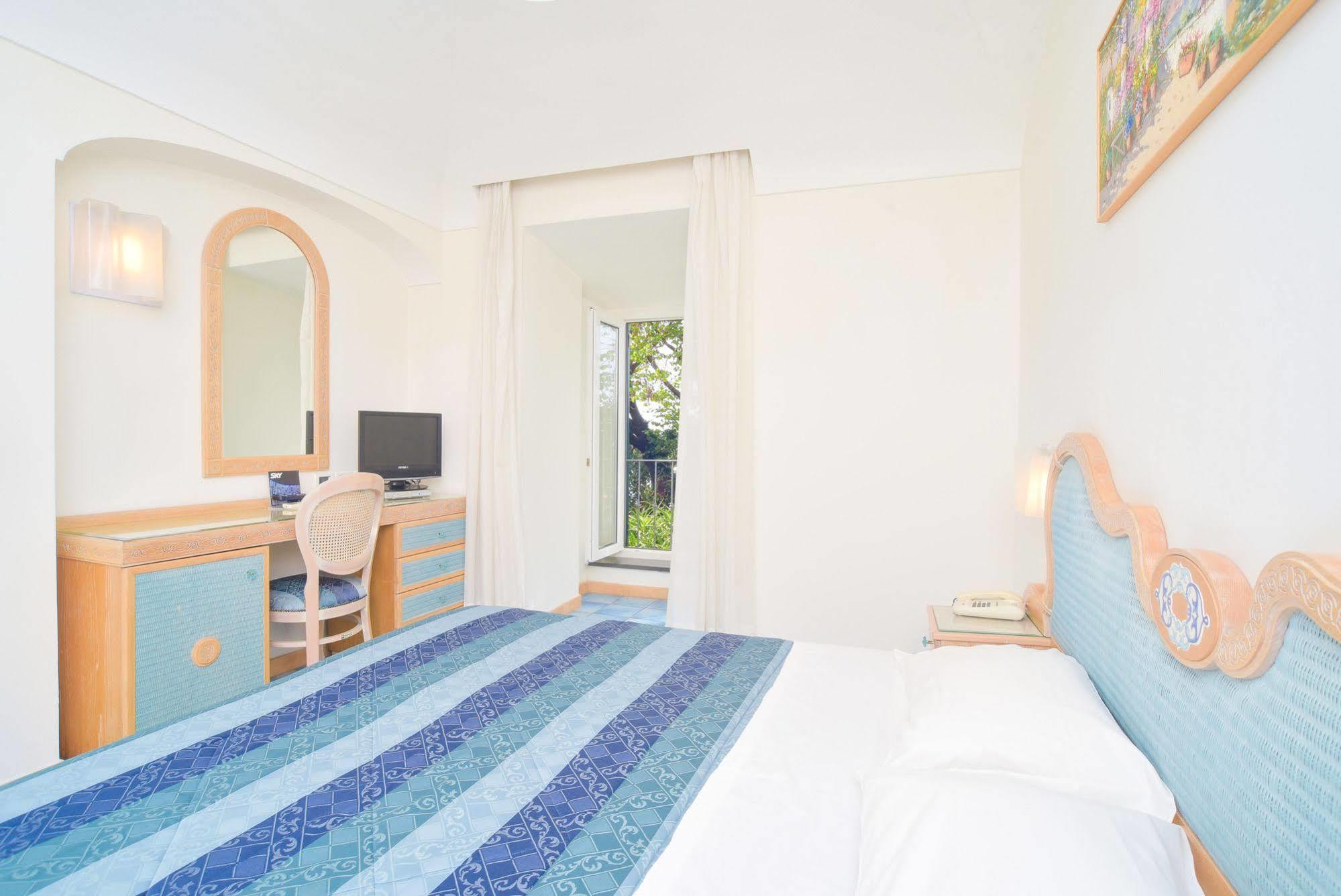 Albergo Italia - Beach Hotel Casamicciola Terme Exterior photo